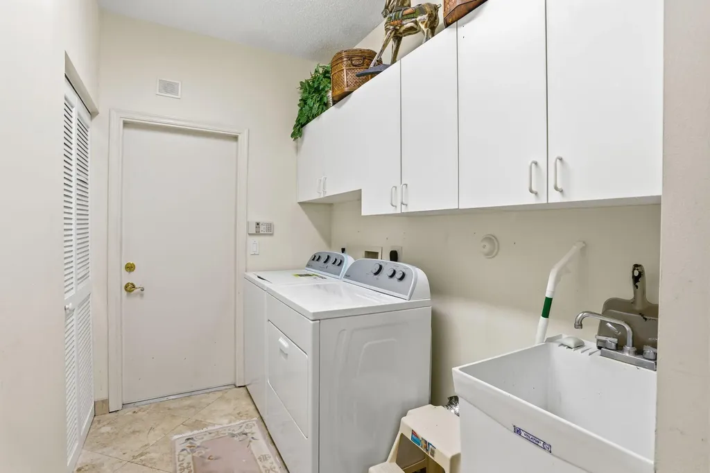 7821 Dorchester Road Boynton Beach FL 33472