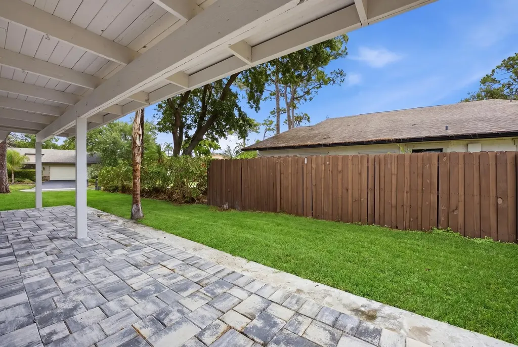 2908 NW 24th Way Boca Raton FL 33431