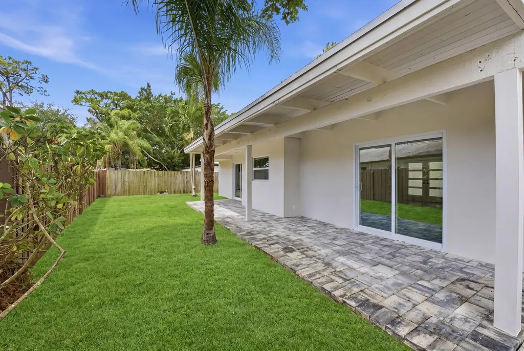 2908 NW 24th Way Boca Raton FL 33431