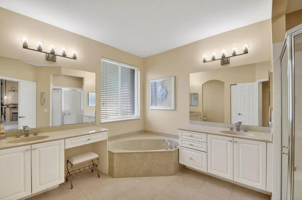 6664 Murano Way Lake Worth FL 33467