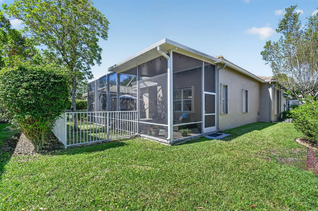 6664 Murano Way Lake Worth FL 33467