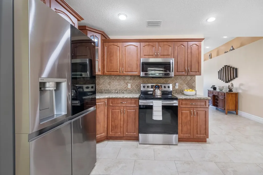 1128 Hatteras Circle Greenacres FL 33413