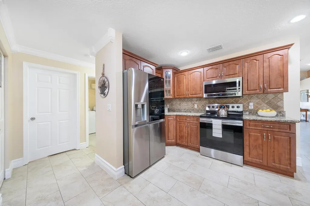 1128 Hatteras Circle Greenacres FL 33413