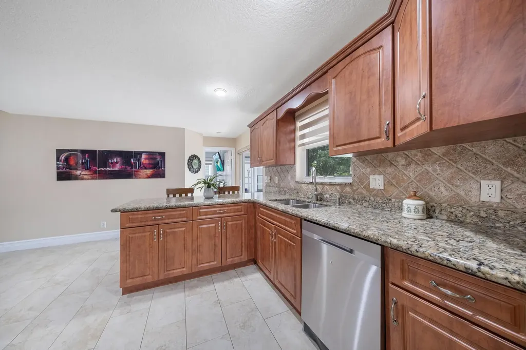 1128 Hatteras Circle Greenacres FL 33413