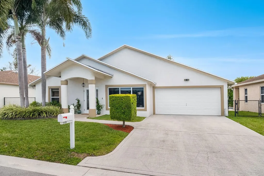 1128 Hatteras Circle Greenacres FL 33413