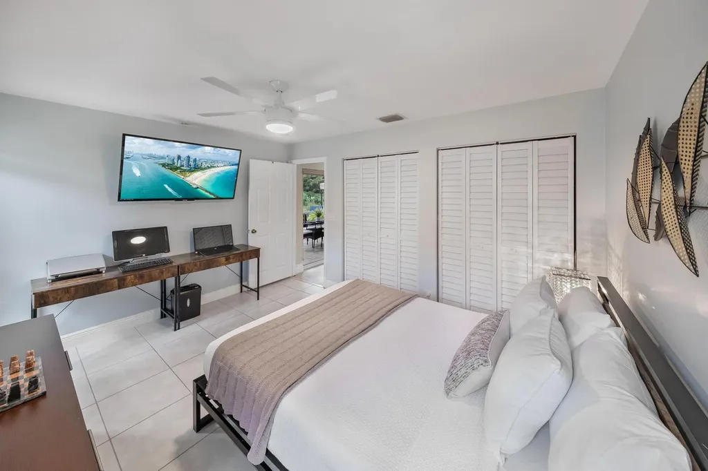 1128 Hatteras Circle Greenacres FL 33413