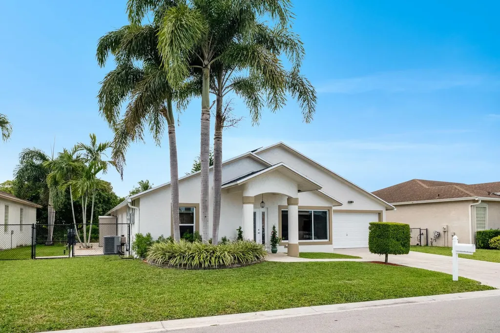 1128 Hatteras Circle Greenacres FL 33413