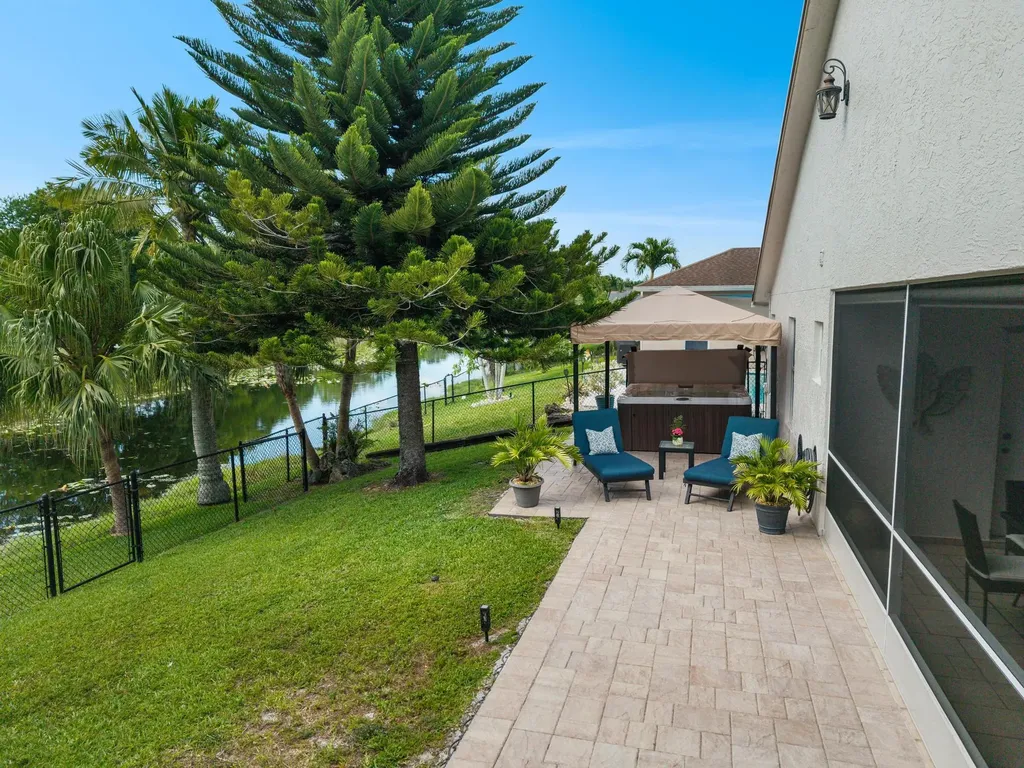 1128 Hatteras Circle Greenacres FL 33413