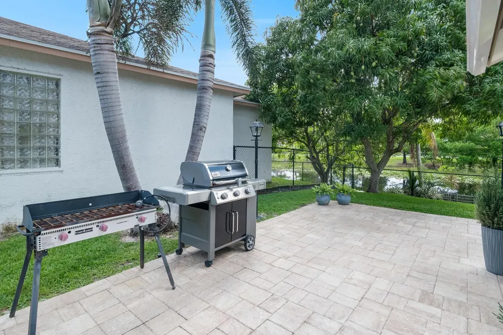 1128 Hatteras Circle Greenacres FL 33413