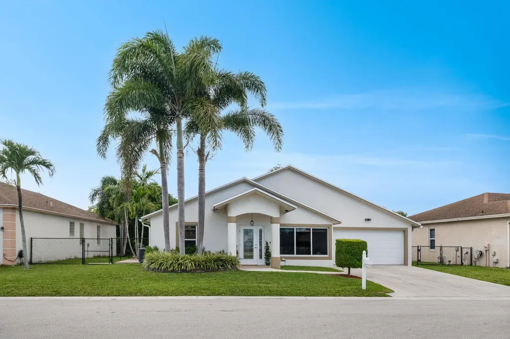 1128 Hatteras Circle Greenacres FL 33413