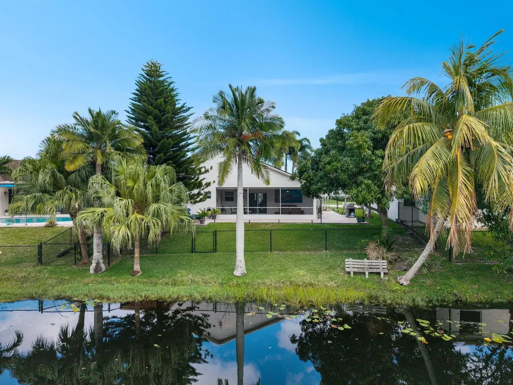 1128 Hatteras Circle Greenacres FL 33413