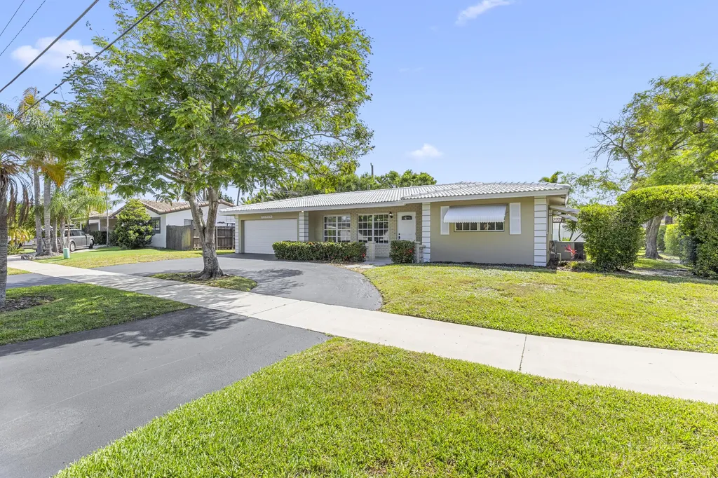 1424 SE 12th Avenue Deerfield Beach FL 33441