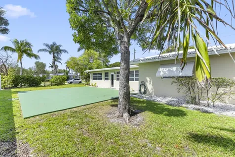 1424 SE 12th Avenue Deerfield Beach FL 33441