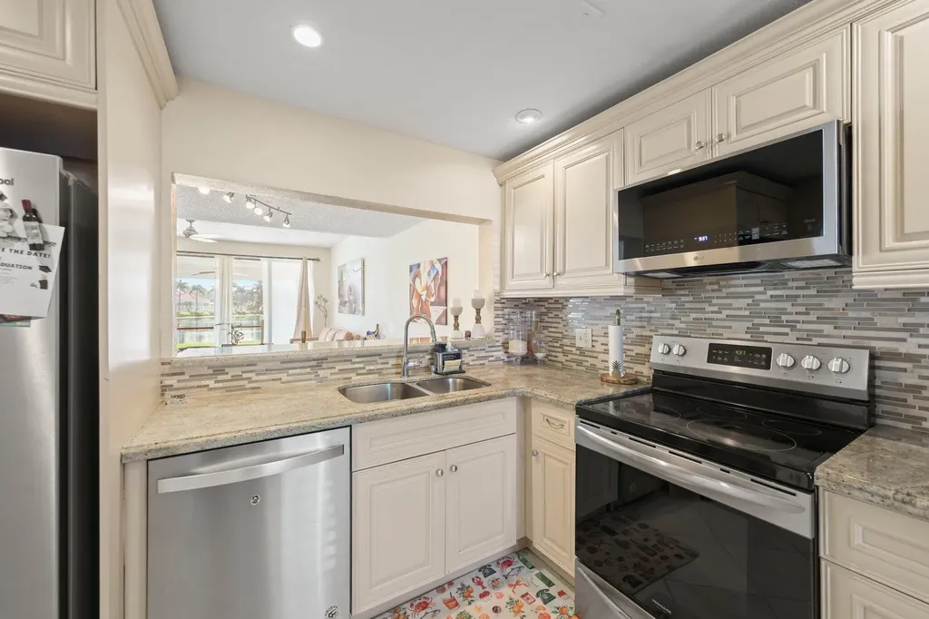 8634 Via Reale Boca Raton FL 33496