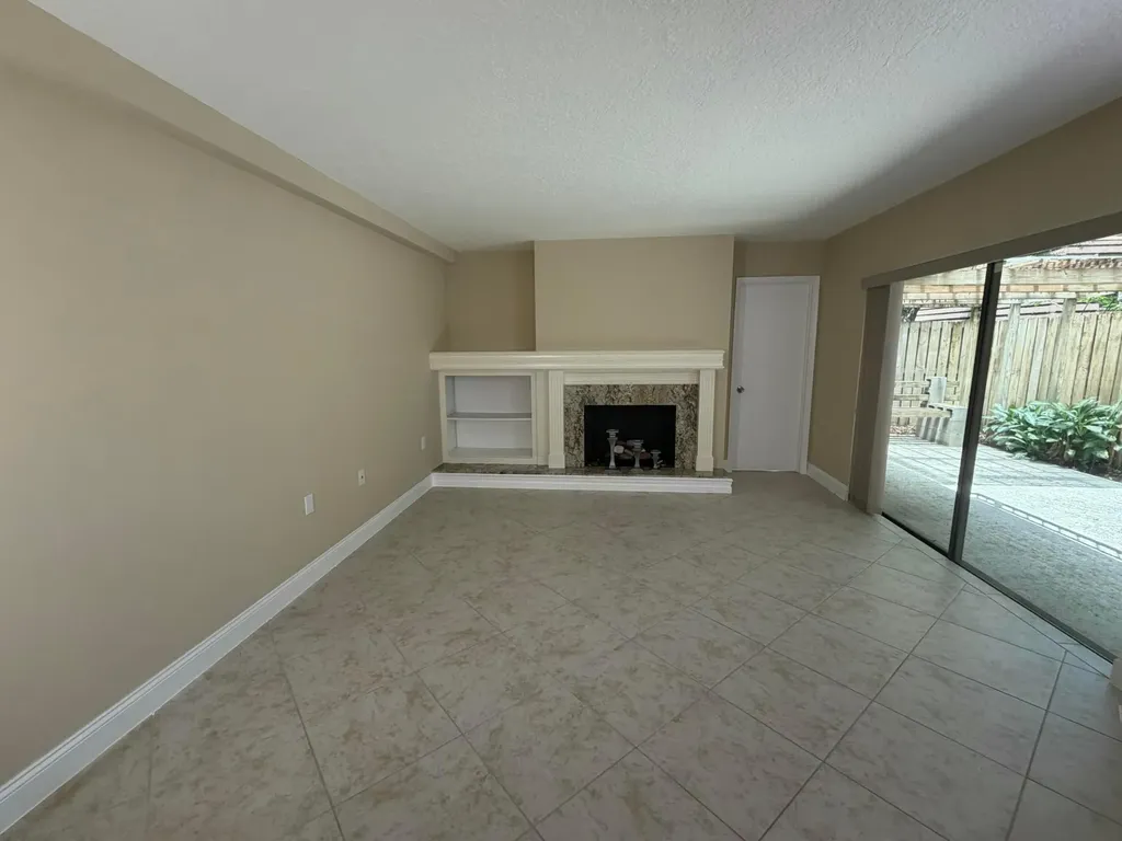 2407 24th Lane Palm Beach Gardens FL 33418