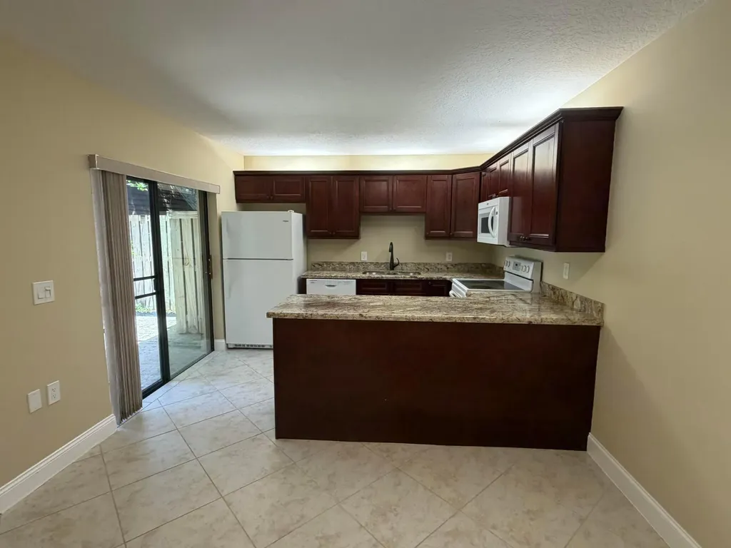 2407 24th Lane Palm Beach Gardens FL 33418