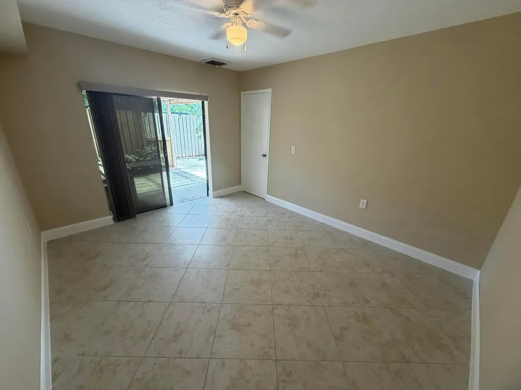 2407 24th Lane Palm Beach Gardens FL 33418