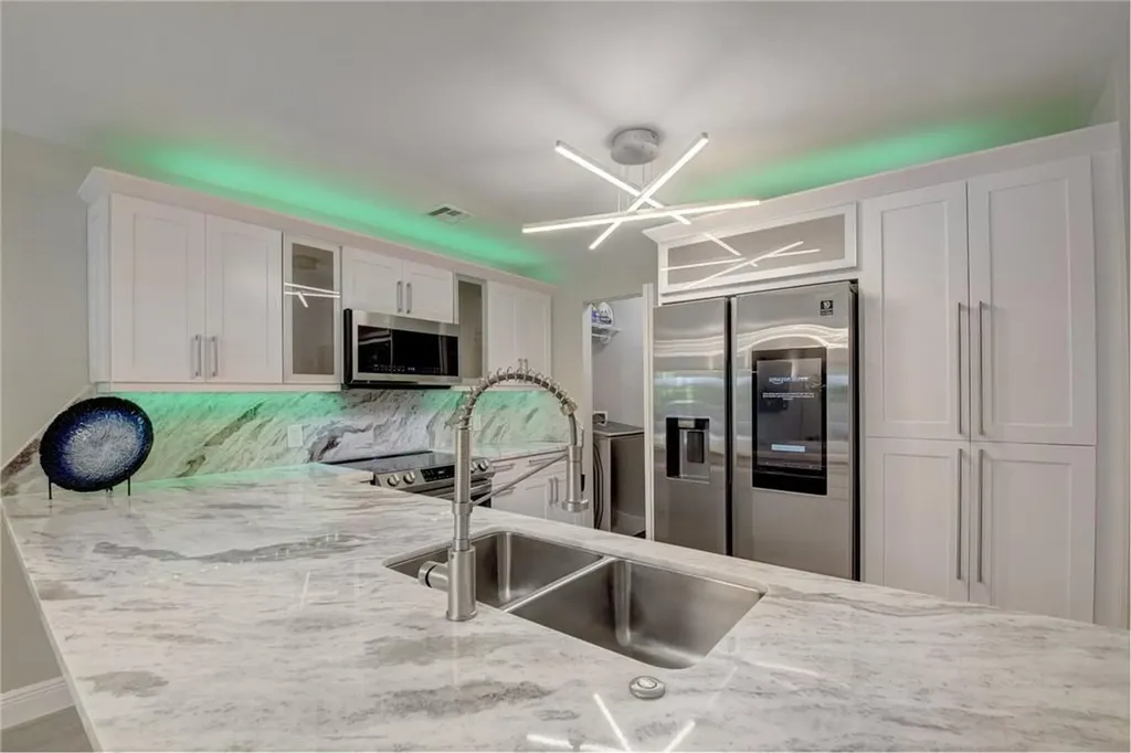 246 Avenue L Delray Beach FL 33483