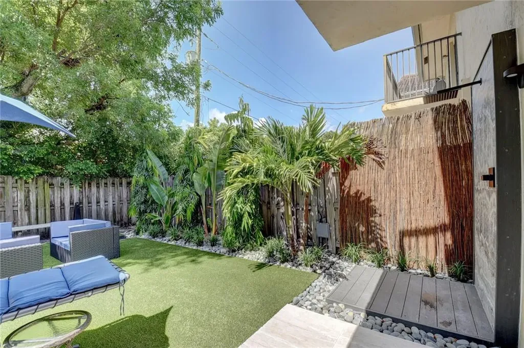 246 Avenue L Delray Beach FL 33483