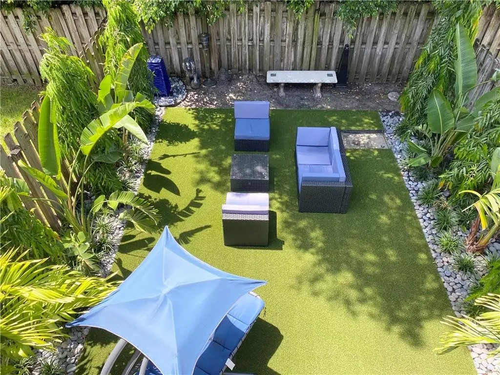 246 Avenue L Delray Beach FL 33483