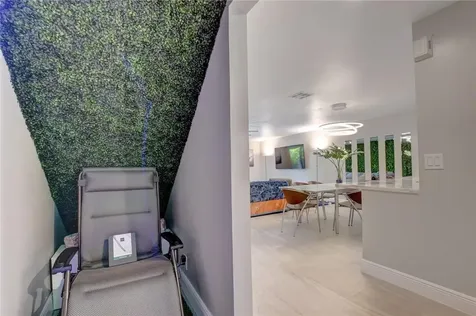 246 Avenue L Delray Beach FL 33483