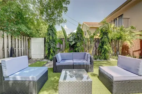 246 Avenue L Delray Beach FL 33483