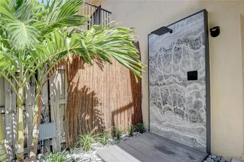 246 Avenue L Delray Beach FL 33483