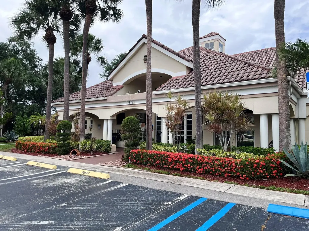 815 W Boynton Beach Boulevard Boynton Beach FL 33426