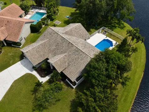 6031 Wedgewood Village Circle Greenacres FL 33463