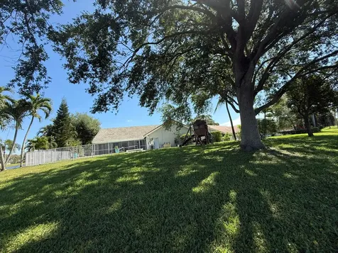 6031 Wedgewood Village Circle Greenacres FL 33463