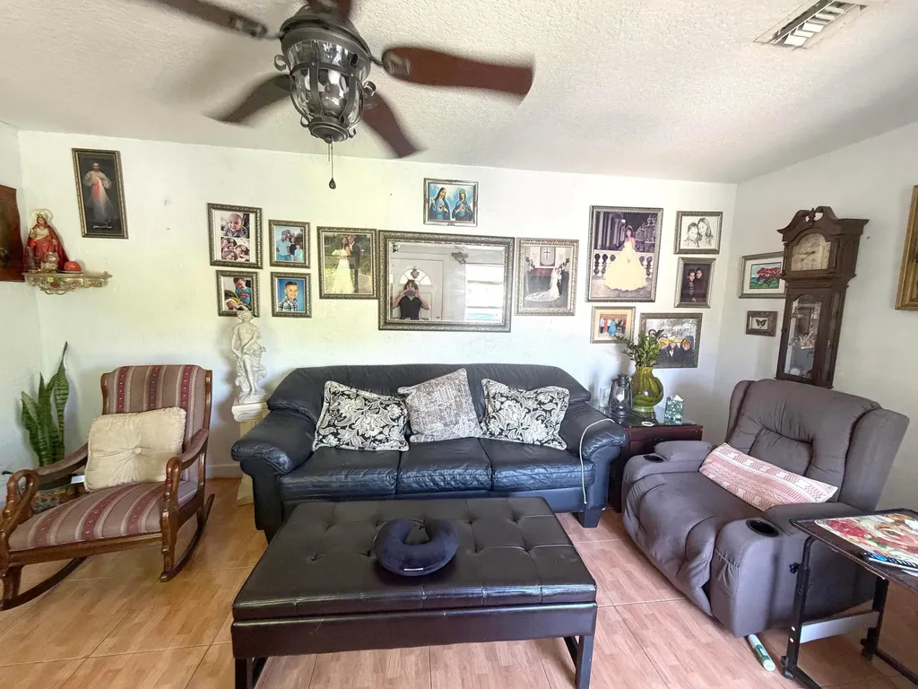 2926 Hiawatha Avenue West Palm Beach FL 33409