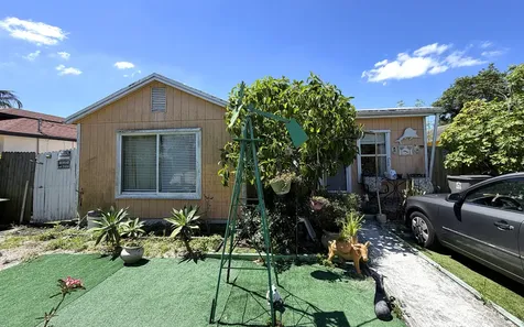 2926 Hiawatha Avenue West Palm Beach FL 33409