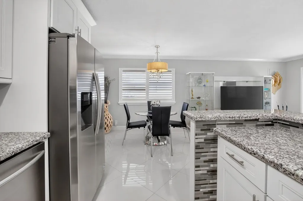 102 E Waterford E Delray Beach FL 33446