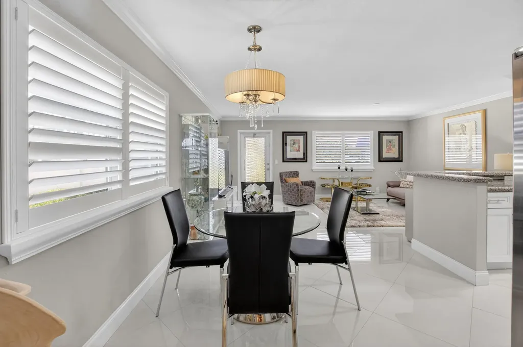 102 E Waterford E Delray Beach FL 33446