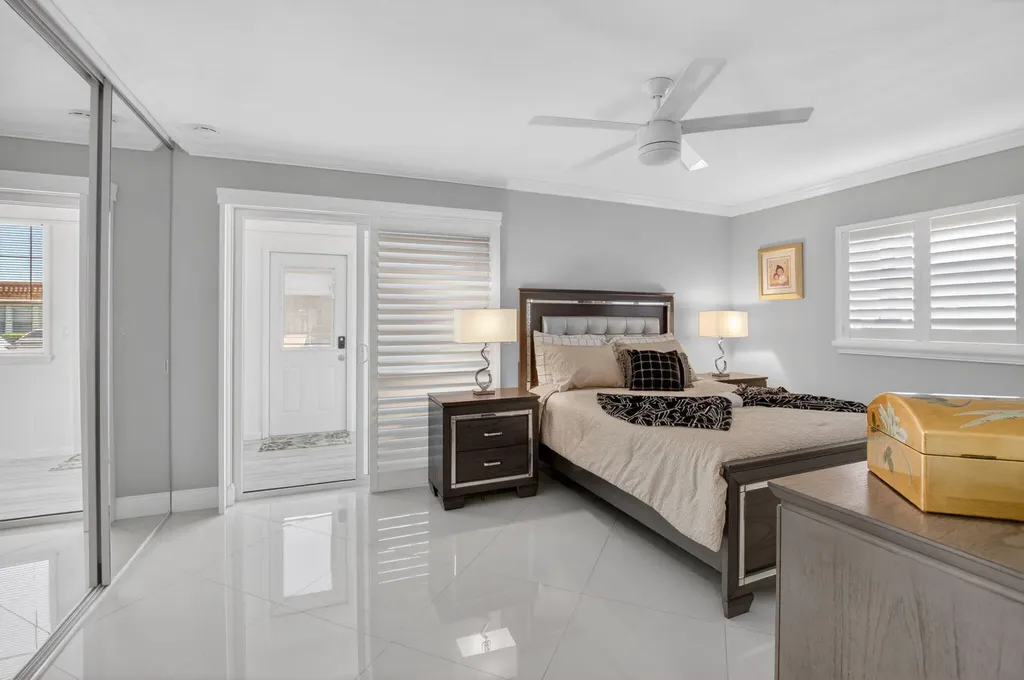 102 E Waterford E Delray Beach FL 33446