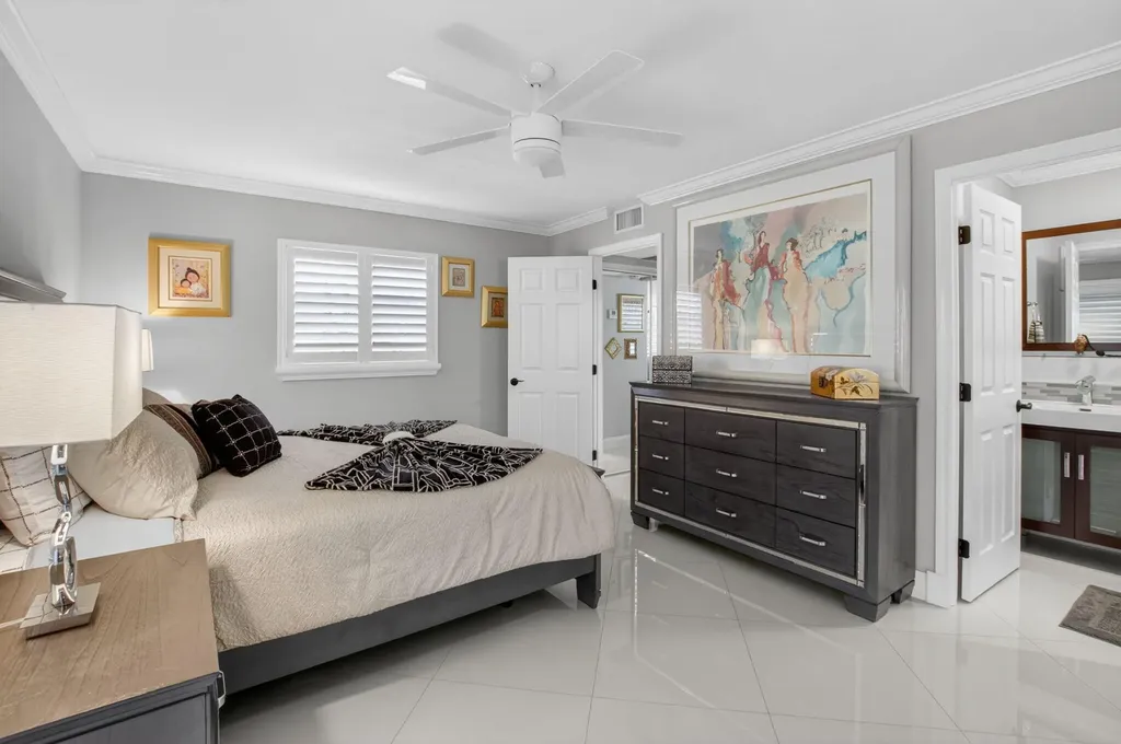 102 E Waterford E Delray Beach FL 33446