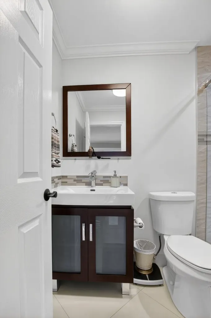 102 E Waterford E Delray Beach FL 33446