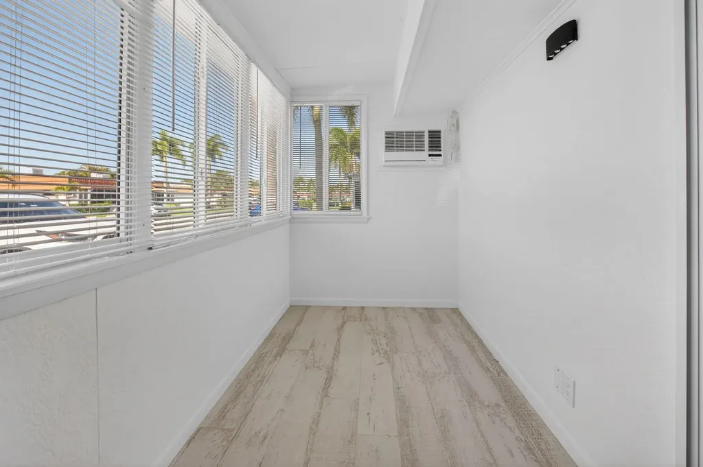 102 E Waterford E Delray Beach FL 33446