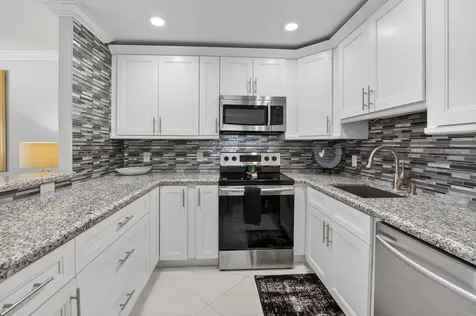 102 E Waterford E Delray Beach FL 33446