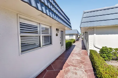 102 E Waterford E Delray Beach FL 33446