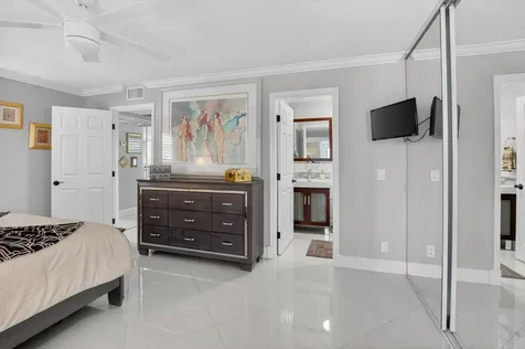 102 E Waterford E Delray Beach FL 33446