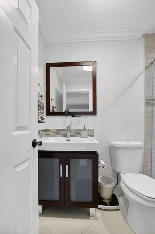 102 E Waterford E Delray Beach FL 33446
