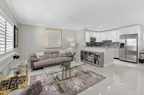 102 E Waterford E Delray Beach FL 33446