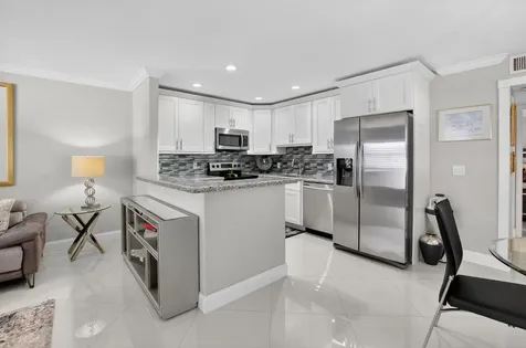 102 E Waterford E Delray Beach FL 33446