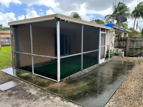 3851 NW 4th Place Lauderhill FL 33311