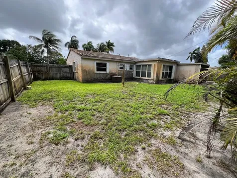 3851 NW 4th Place Lauderhill FL 33311