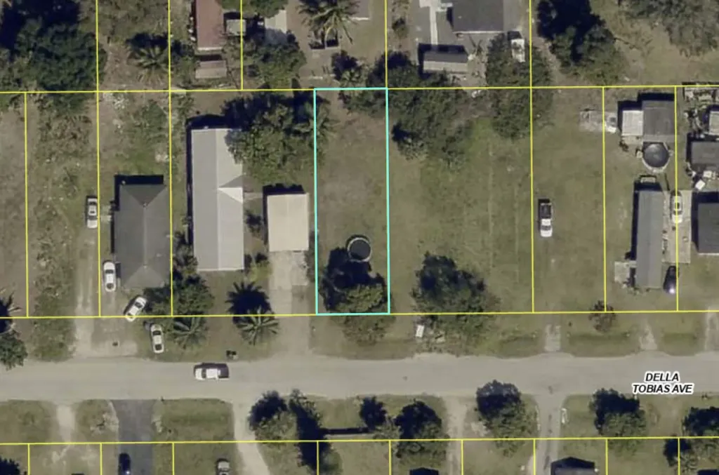 1027 Della Tobias Avenue Clewiston FL 33440