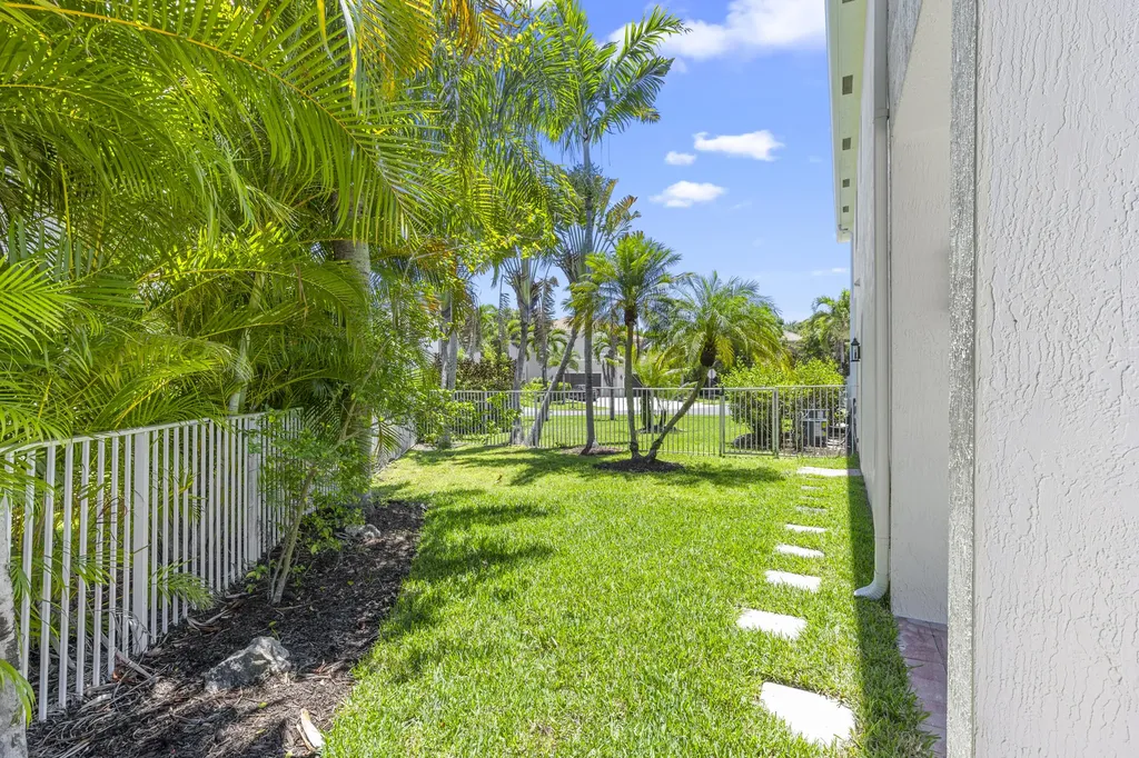 1324 Beacon Circle Wellington FL 33414