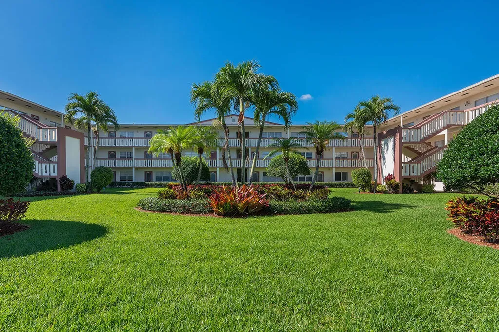 301 Preston H Boca Raton FL 33434