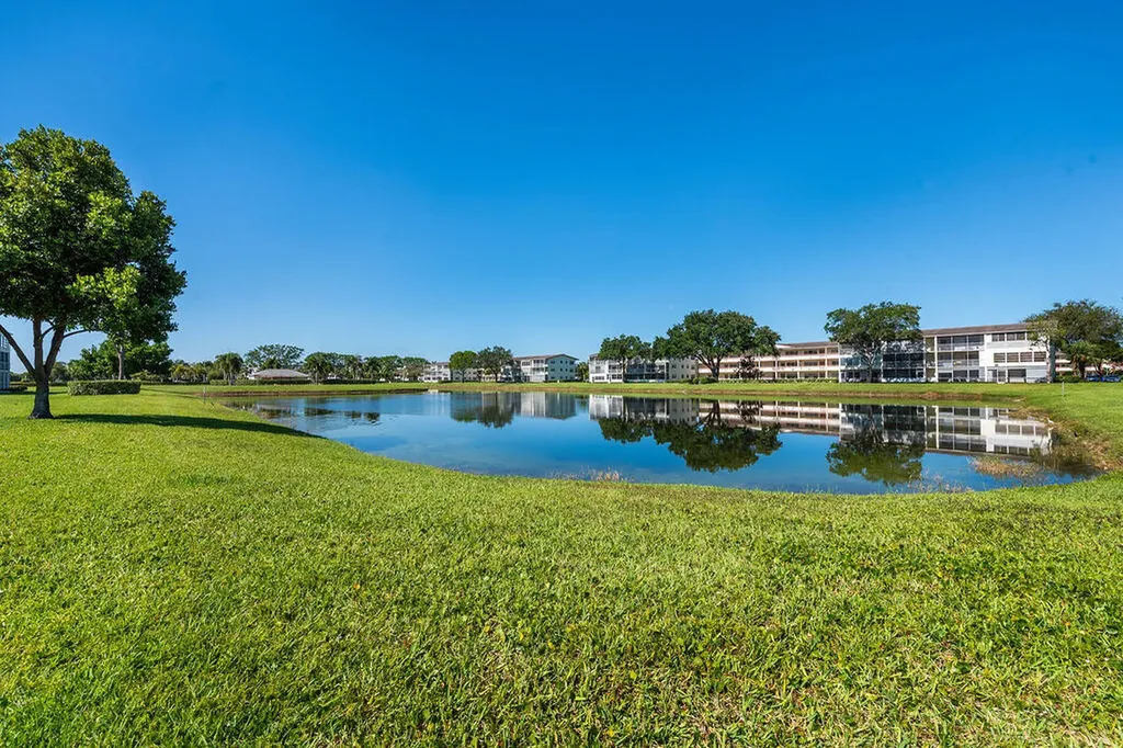 301 Preston H Boca Raton FL 33434